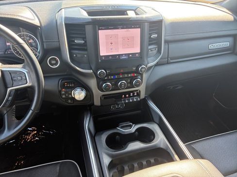 Used 2022 RAM 1500 Laramie AWD/4WD image 4