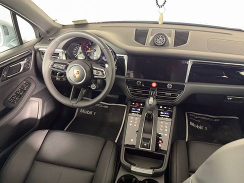 New 2026 Porsche Macan image 21