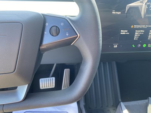Used 2024 Tesla Cybertruck AWD Crew Cab image 23