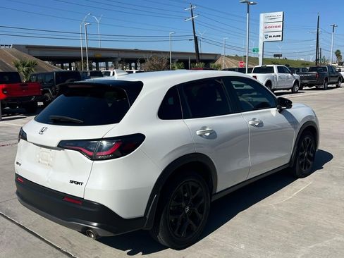 Used 2023 Honda HR-V Sport image 5