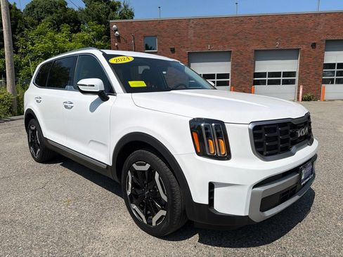 Certified 2024 Kia Telluride S w/ S Sunroof Package AWD/4WD image 9