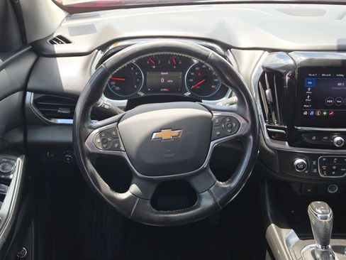 Used 2020 Chevrolet Traverse LT FWD image 18