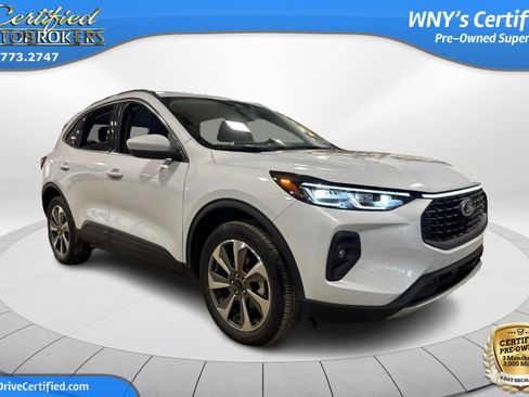 Used 2025 Ford Escape Platinum AWD/4WD image 3