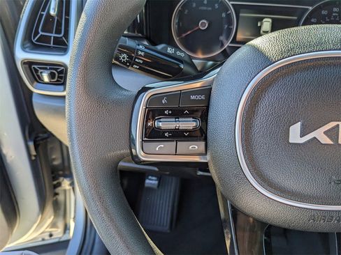 Certified 2023 Kia Sorento LX image 33