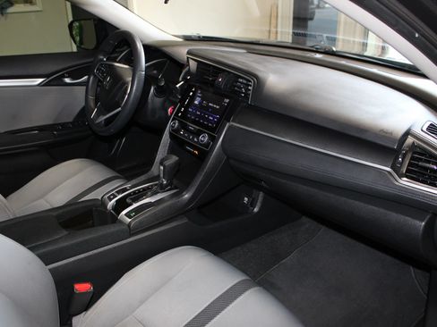 Used 2018 Honda Civic EX image 30