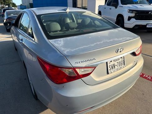 Used 2011 Hyundai Sonata Limited w/ Navigation Pkg 5 FWD image 7