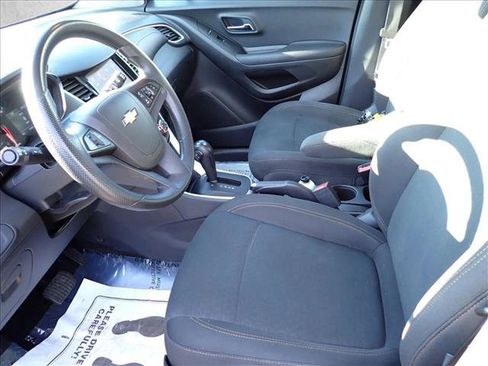 Used 2021 Chevrolet Trax LS w/ Tint and Cruise Package image 10