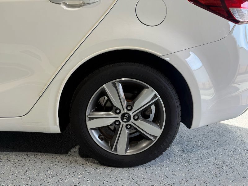 Used 2018 Kia Forte S FWD image 9