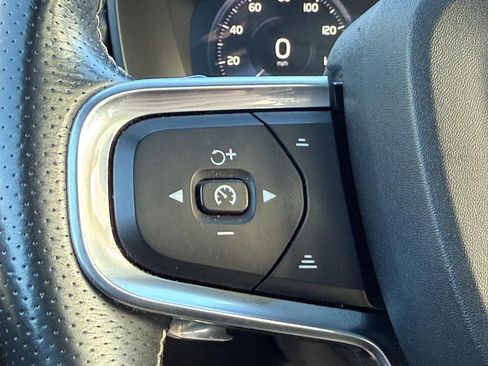 Used 2020 Volvo XC40 T5 R-Design w/ Protection Package Premier image 15