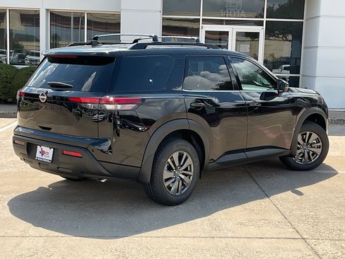 New 2025 Nissan Pathfinder SV w/ Black Appearance Package image 5