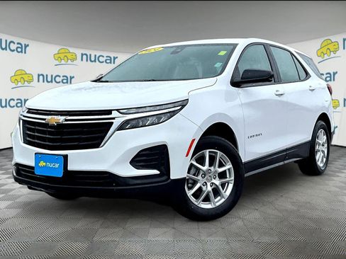 Used 2024 Chevrolet Equinox LS AWD/4WD image 3