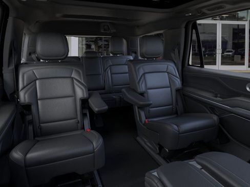 New 2025 Lincoln Navigator Reserve w/ Jet Appearance Package image 11