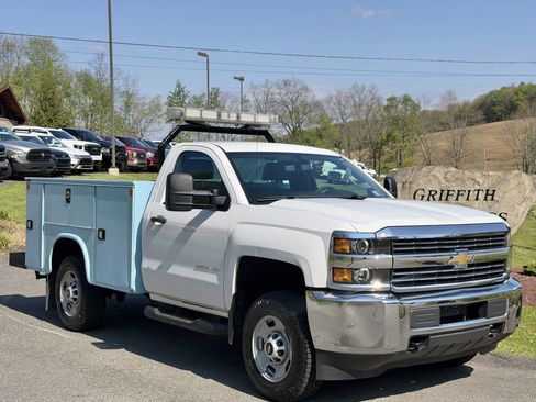 Used 2016 Chevrolet Silverado 2500 W/T AWD/4WD image 1