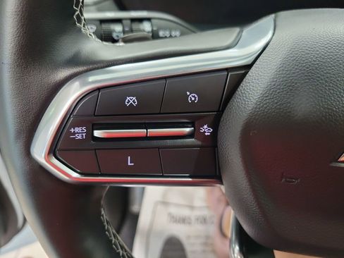 Used 2024 Chevrolet Traverse LT image 67