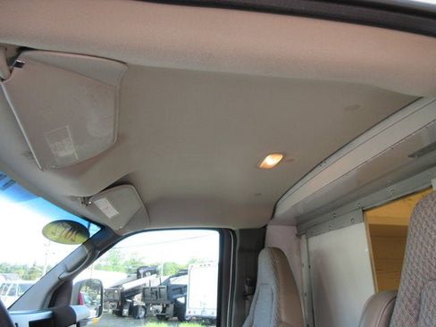 Used 2012 Chevrolet Express 3500 RWD image 24