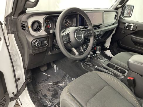 Used 2025 Jeep Wrangler Sport S image 20