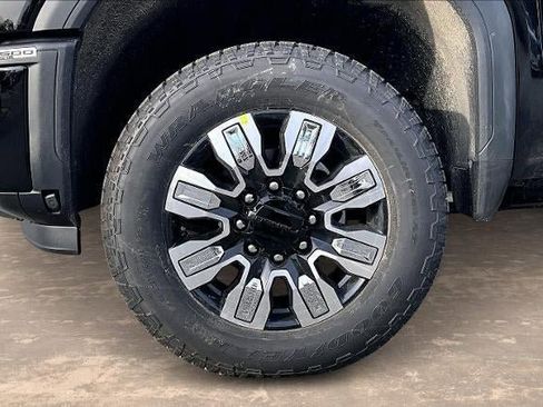 New 2026 GMC Sierra 2500 Denali w/ Denali Reserve Package AWD/4WD image 11