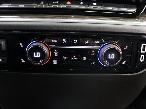 Used 2025 Chevrolet Silverado 2500 LT image 41