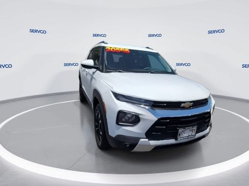 Used 2022 Chevrolet TrailBlazer LT w/ Convenience Package AWD/4WD image 2