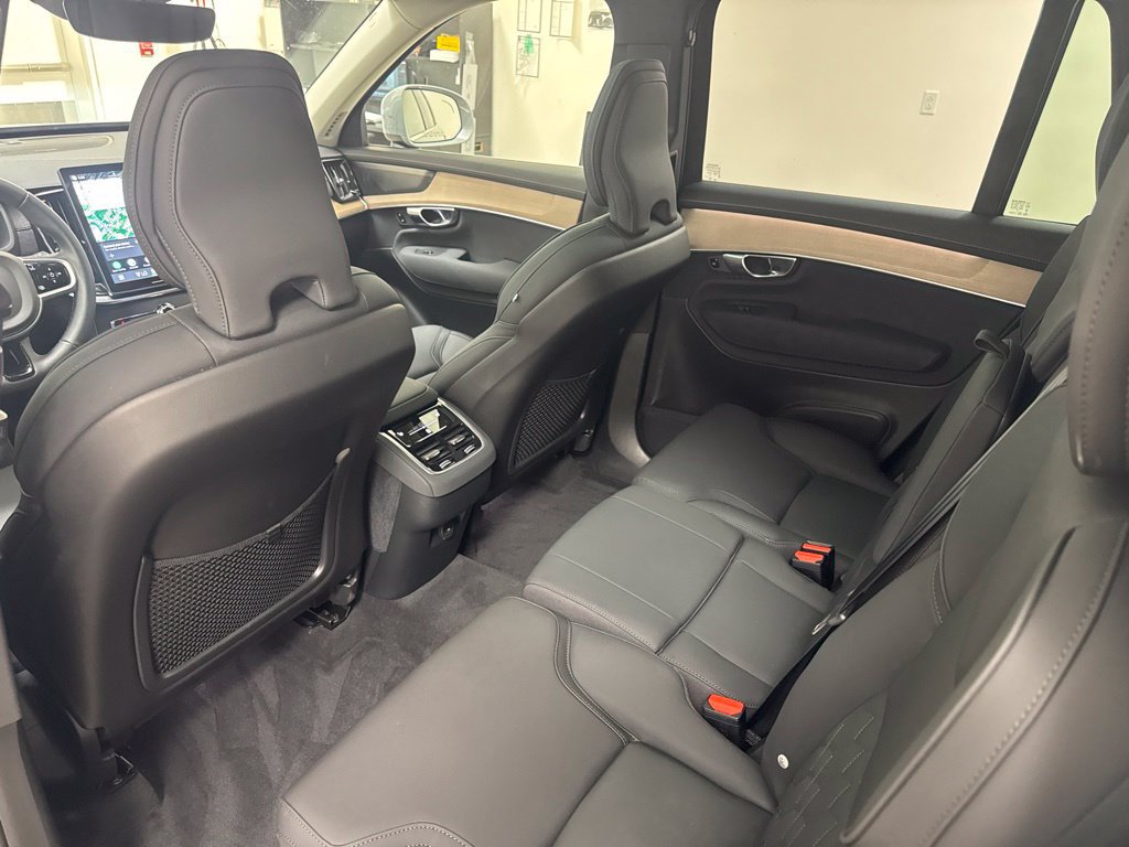 Used 2026 Volvo XC90 B5 Plus w/ Protection Package AWD/4WD image 13