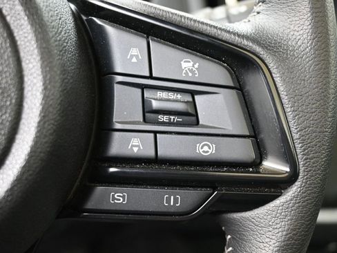Certified 2025 Subaru Forester Premium AWD/4WD image 26