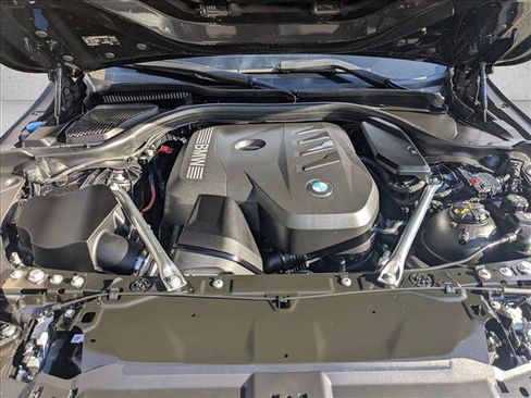 Used 2025 BMW 530i xDrive w/ Premium Package image 28