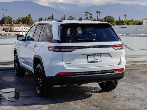 New 2025 Jeep Grand Cherokee Altitude image 7