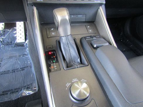 Used 2016 Lexus IS 200t image 20