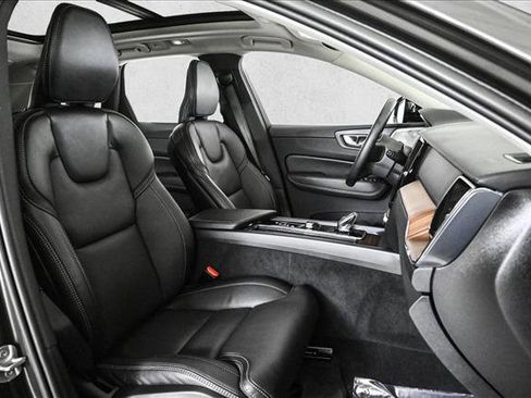 Used 2023 Volvo XC60 B6 Ultimate image 22