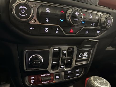 Used 2018 Jeep Wrangler Unlimited Rubicon image 17