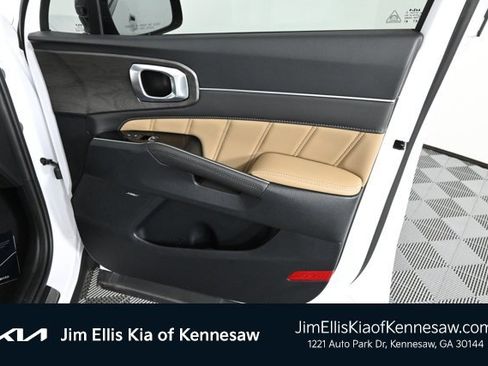 Certified 2024 Kia Sorento SX Prestige w/ Olive Brown Leather Package image 13