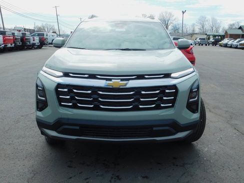 Used 2025 Chevrolet Equinox LT w/ Convenience Package II image 3