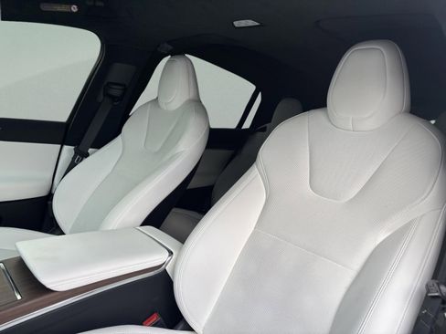 Used 2024 Tesla Model X image 16