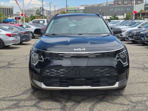 Used 2024 Kia Niro Wind w/ Wind Preserve Package FWD image 12