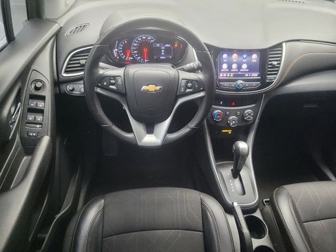 Used 2020 Chevrolet Trax LT w/ Sun & Sound Package FWD image 22