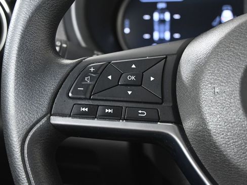 Used 2018 Nissan Kicks SV FWD image 33
