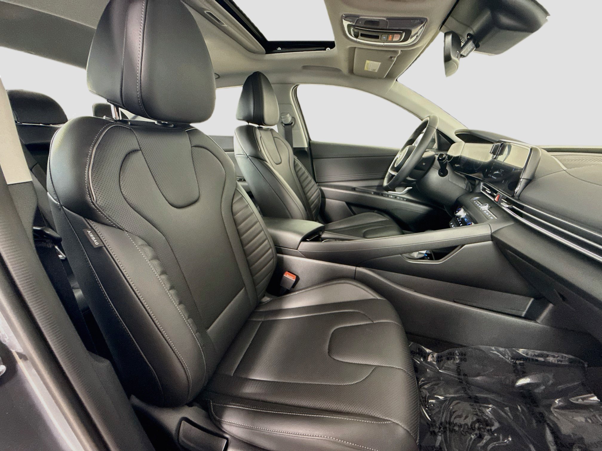 Used 2025 Hyundai Elantra Limited FWD image 30