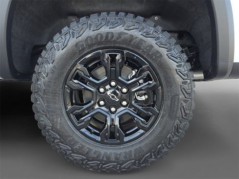 New 2026 Chevrolet Silverado 1500 ZR2 image 8