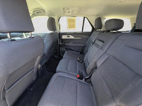 Used 2025 Ford Explorer Active image 16