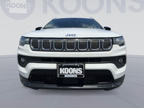 Used 2022 Jeep Compass Latitude AWD/4WD image 11