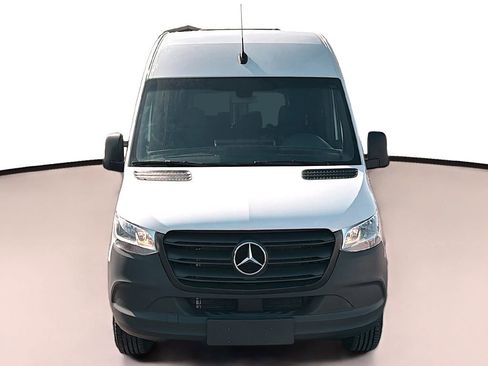 Used 2024 Mercedes-Benz Sprinter 2500 image 9