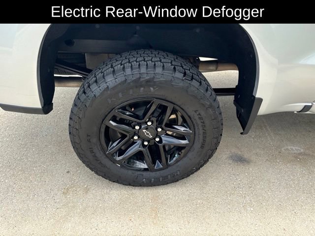 Certified 2021 Chevrolet Silverado 1500 Custom Trail Boss w/ LPO, Dark Essentials Package AWD/4WD image 10