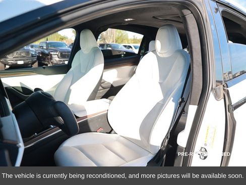 Used 2022 Tesla Model X image 10