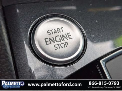 Used 2021 Volkswagen Tiguan SE w/ Panoramic Sunroof Package FWD image 29