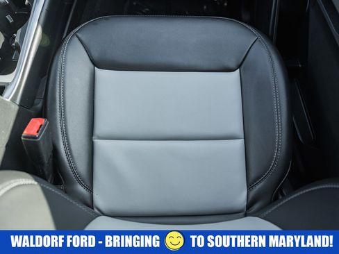 Used 2022 Ford Explorer XLT w/ Equipment Group 202A image 33