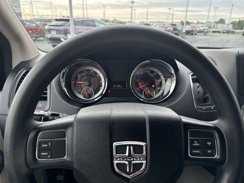 Used 2015 Dodge Grand Caravan SE w/ Quick Order Package 29E SE FWD image 19