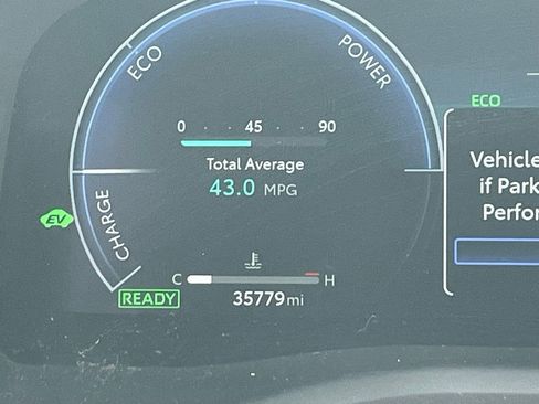 Used 2025 Toyota Camry XLE image 11