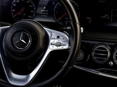 Used 2019 Mercedes-Benz S 560e w/ AMG Line Exterior image 18