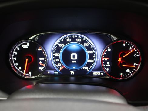 Used 2019 GMC Acadia Denali FWD image 15