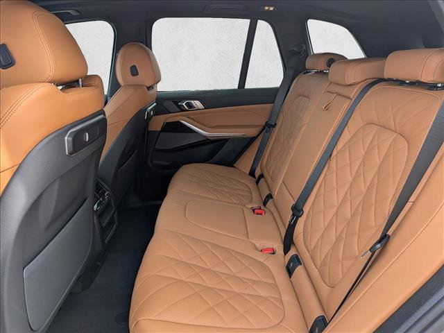 Used 2026 BMW X5 xDrive40i w/ M Sport Package AWD/4WD image 16